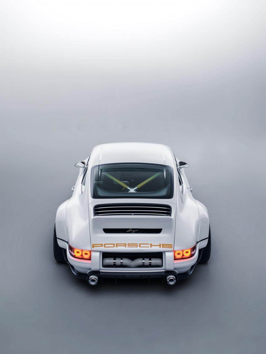  Porsche 911 DLS by Singer 2018 года  (фото 36 из 40)